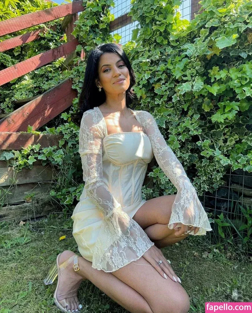 Sureet Kular Onlyfans Photo Gallery 