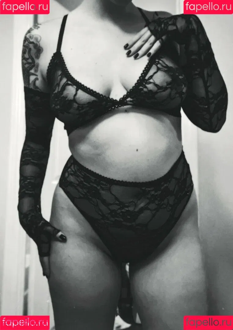 yoemilyreyfree Onlyfans Photo Gallery 