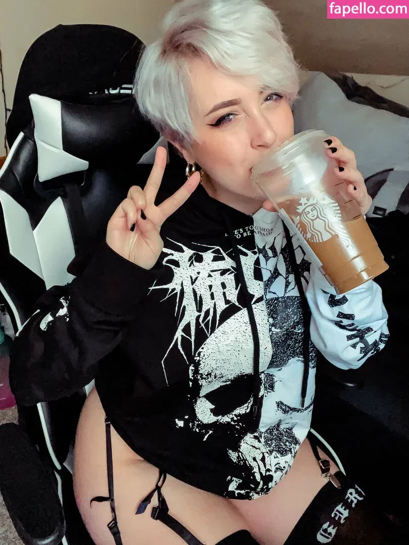 yoemilyreyfree Onlyfans Photo Gallery 