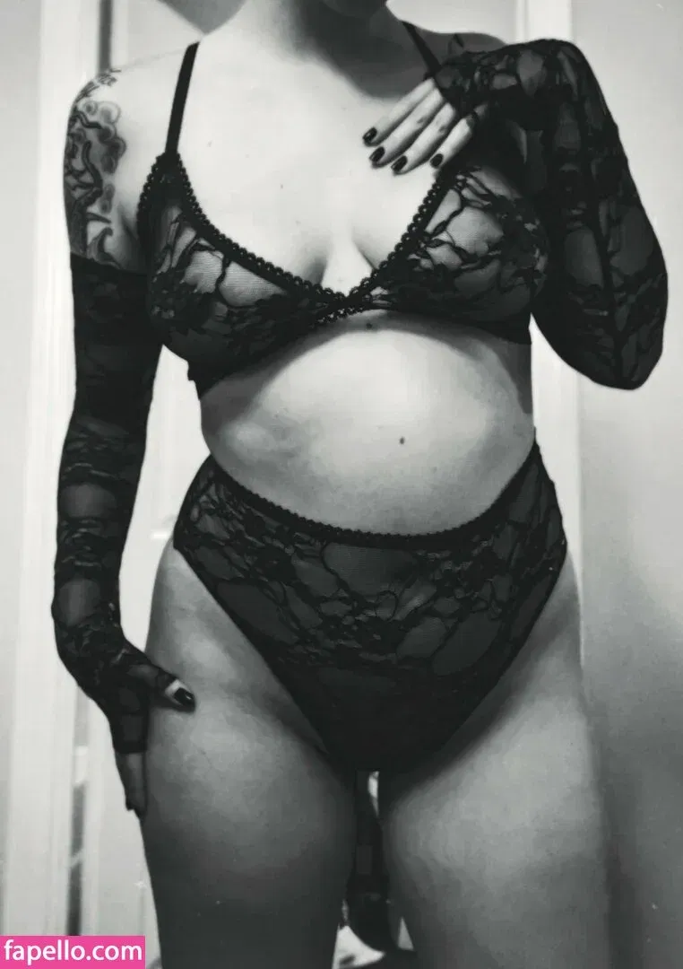 yoemilyreyfree Onlyfans Photo Gallery 