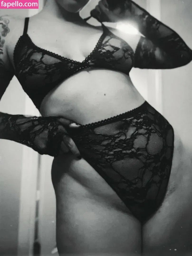 yoemilyreyfree Onlyfans Photo Gallery 