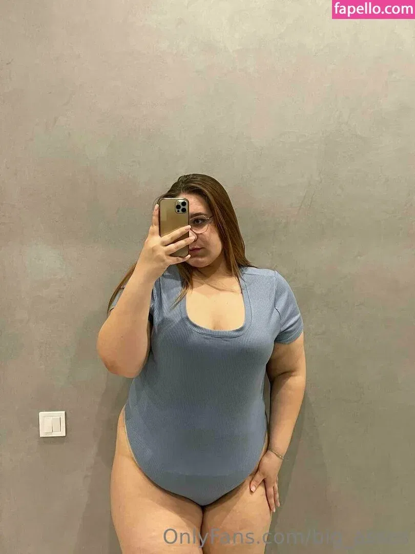 curvy_iris Onlyfans Photo Gallery 