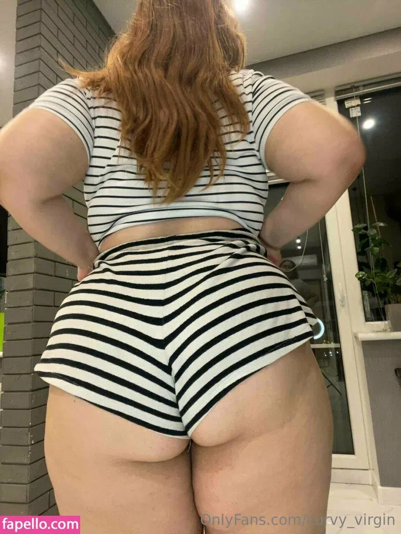 curvy_iris Onlyfans Photo Gallery 