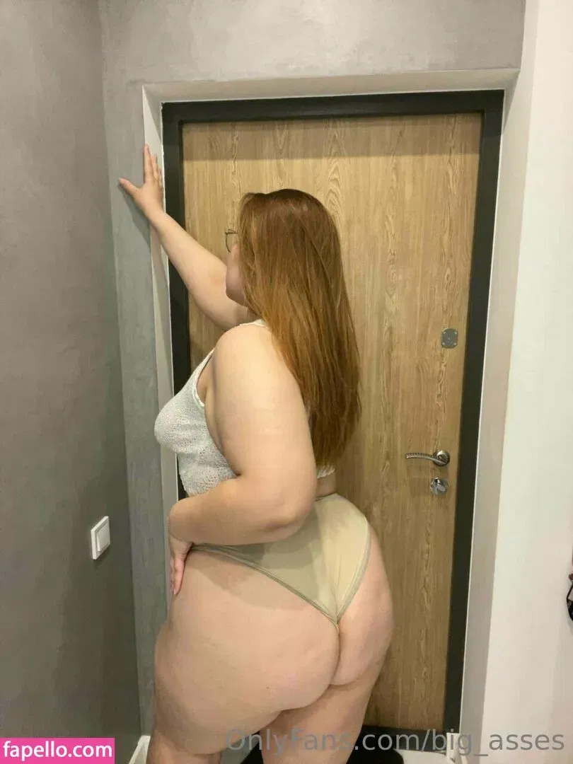 curvy_iris Onlyfans Photo Gallery 