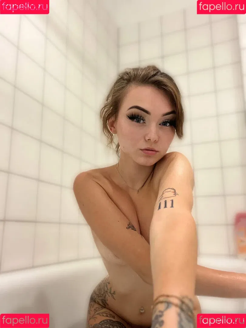 Traumwandler Allegra Onlyfans Photo Gallery 