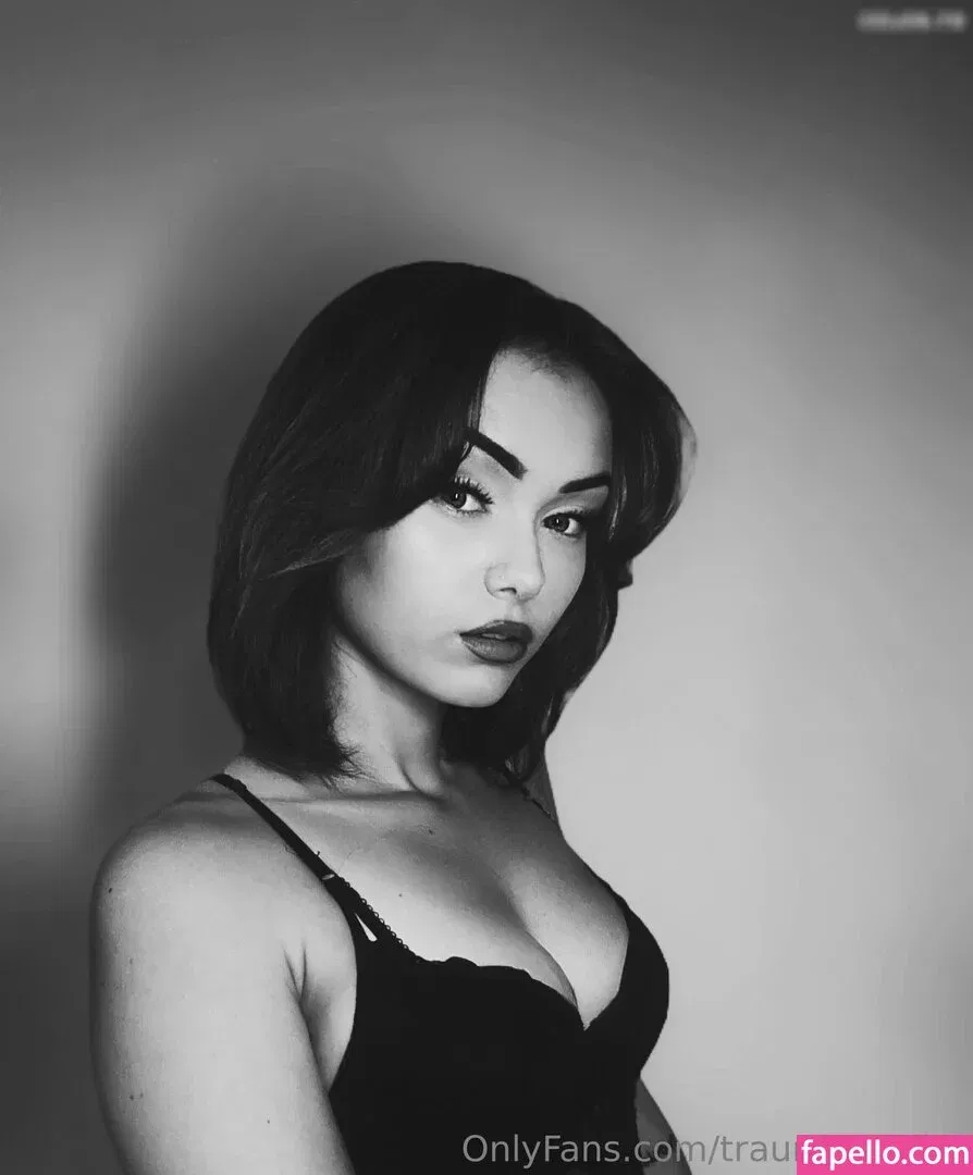 Traumwandler Allegra Onlyfans Photo Gallery 