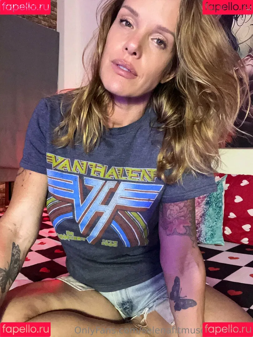 Selena Fit Muscle Mommy Onlyfans Photo Gallery 