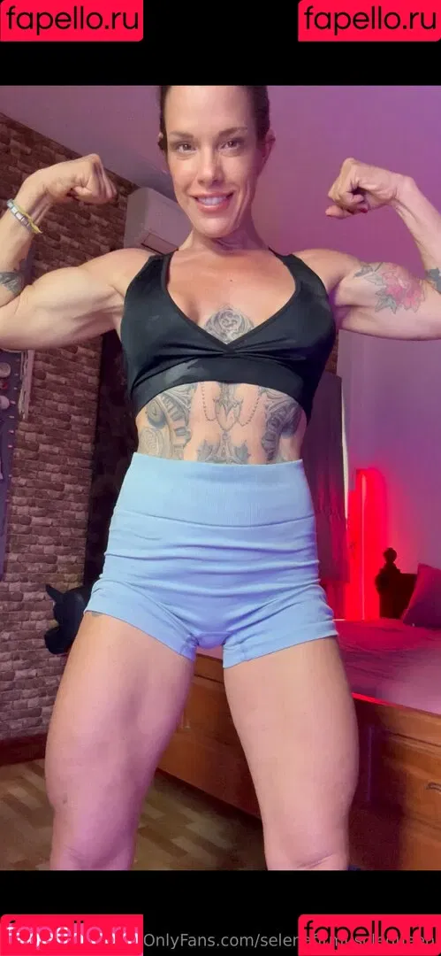 Selena Fit Muscle Mommy Onlyfans Photo Gallery 