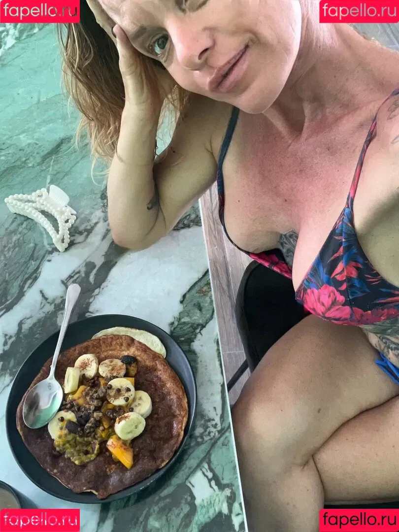 Selena Fit Muscle Mommy Onlyfans Photo Gallery 