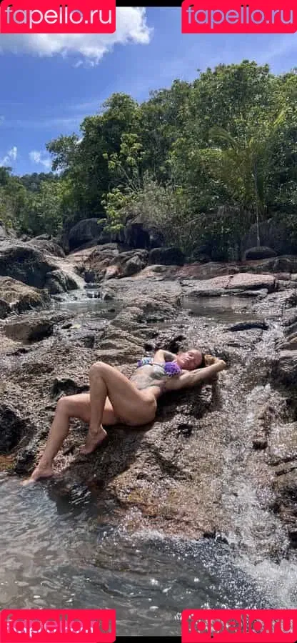 Selena Fit Muscle Mommy Onlyfans Photo Gallery 