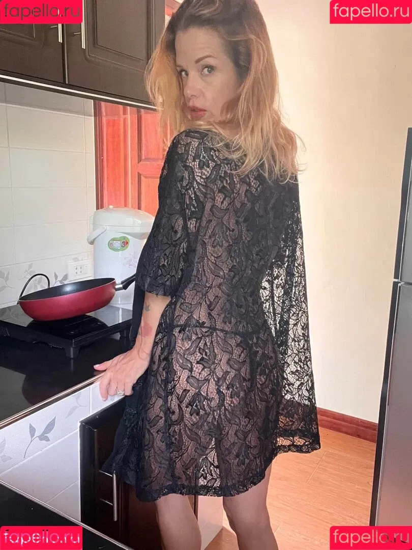 Selena Fit Muscle Mommy Onlyfans Photo Gallery 