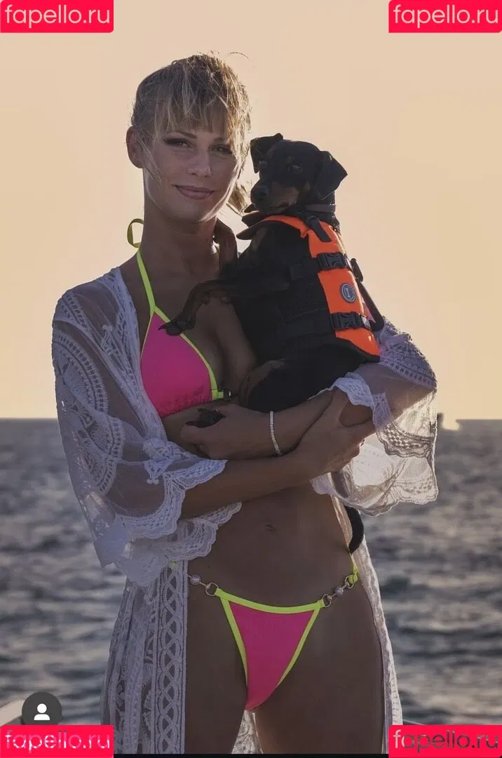 Carolina Peukmann Onlyfans Photo Gallery 