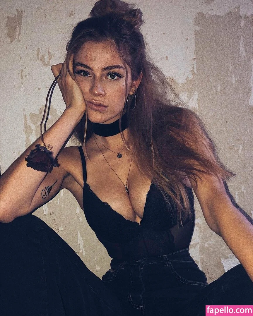 Swantje Paulina Onlyfans Photo Gallery 