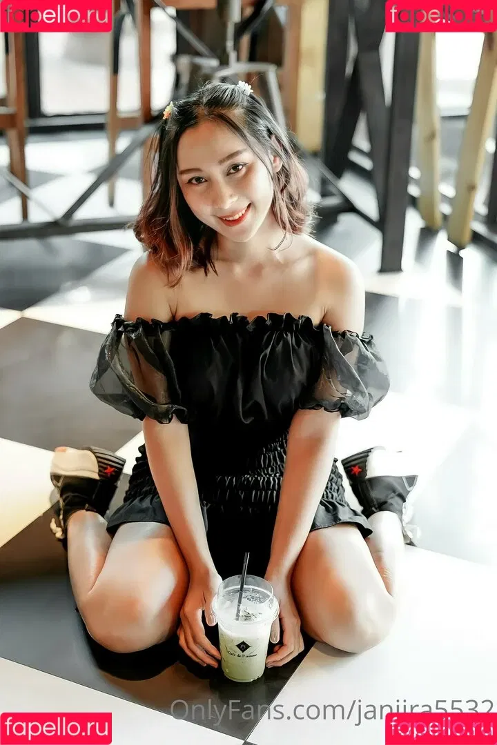 janjira5532 Onlyfans Photo Gallery 