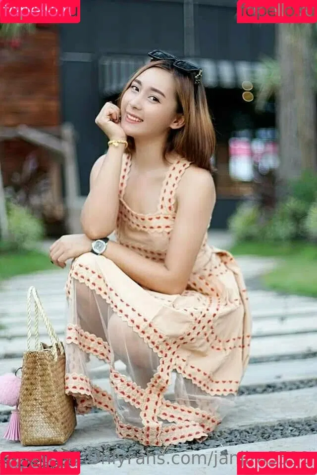 janjira5532 Onlyfans Photo Gallery 