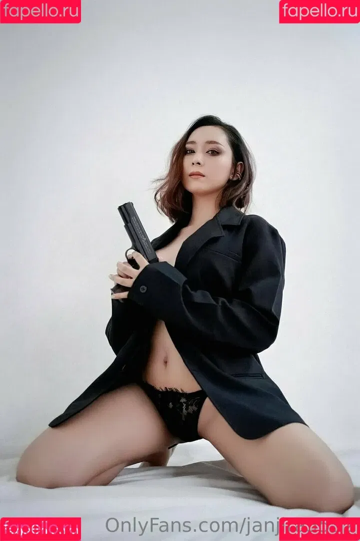 janjira5532 Onlyfans Photo Gallery 