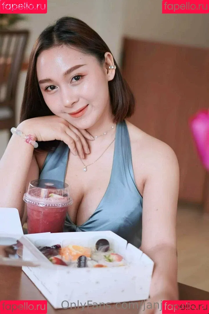 janjira5532 Onlyfans Photo Gallery 
