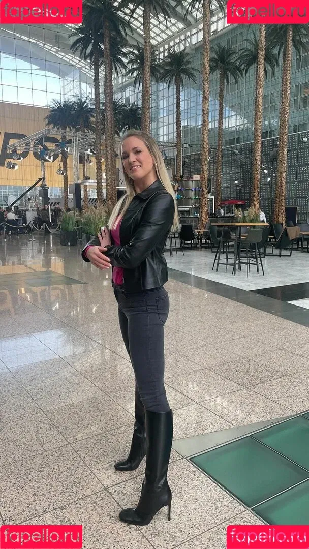 Ruth Hofmann Onlyfans Photo Gallery 