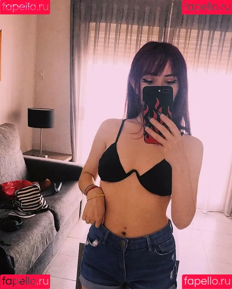 elyshuri Onlyfans Photo Gallery 