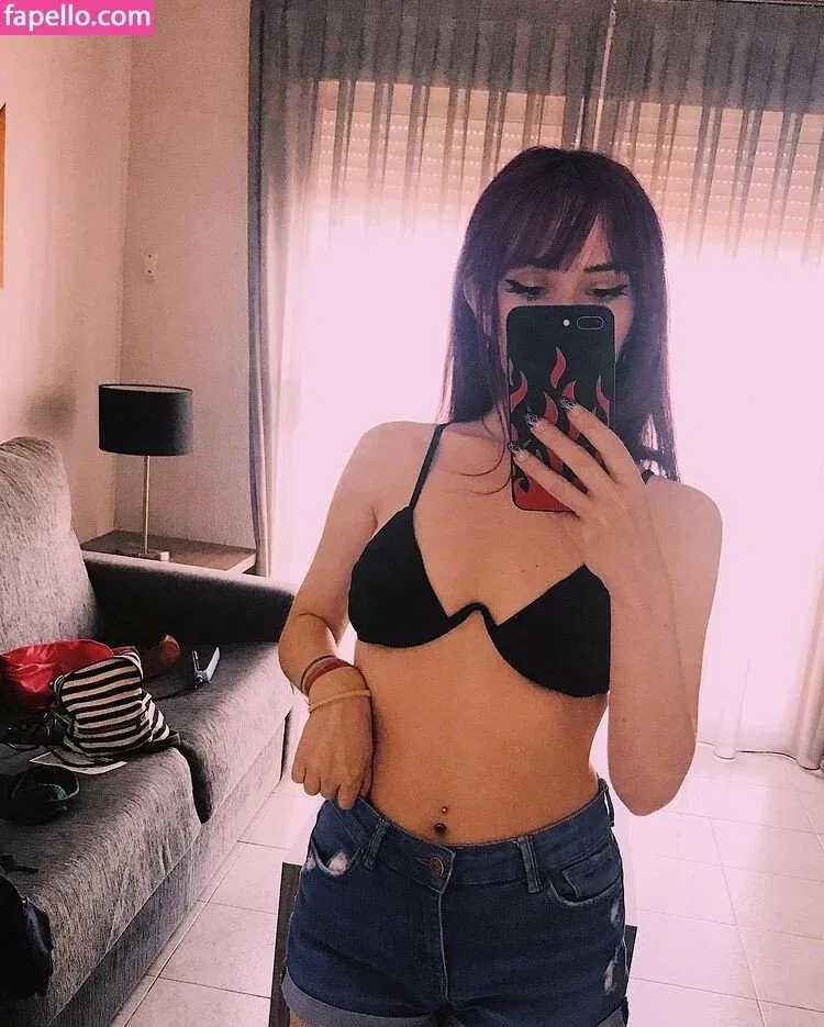 elyshuri Onlyfans Photo Gallery 