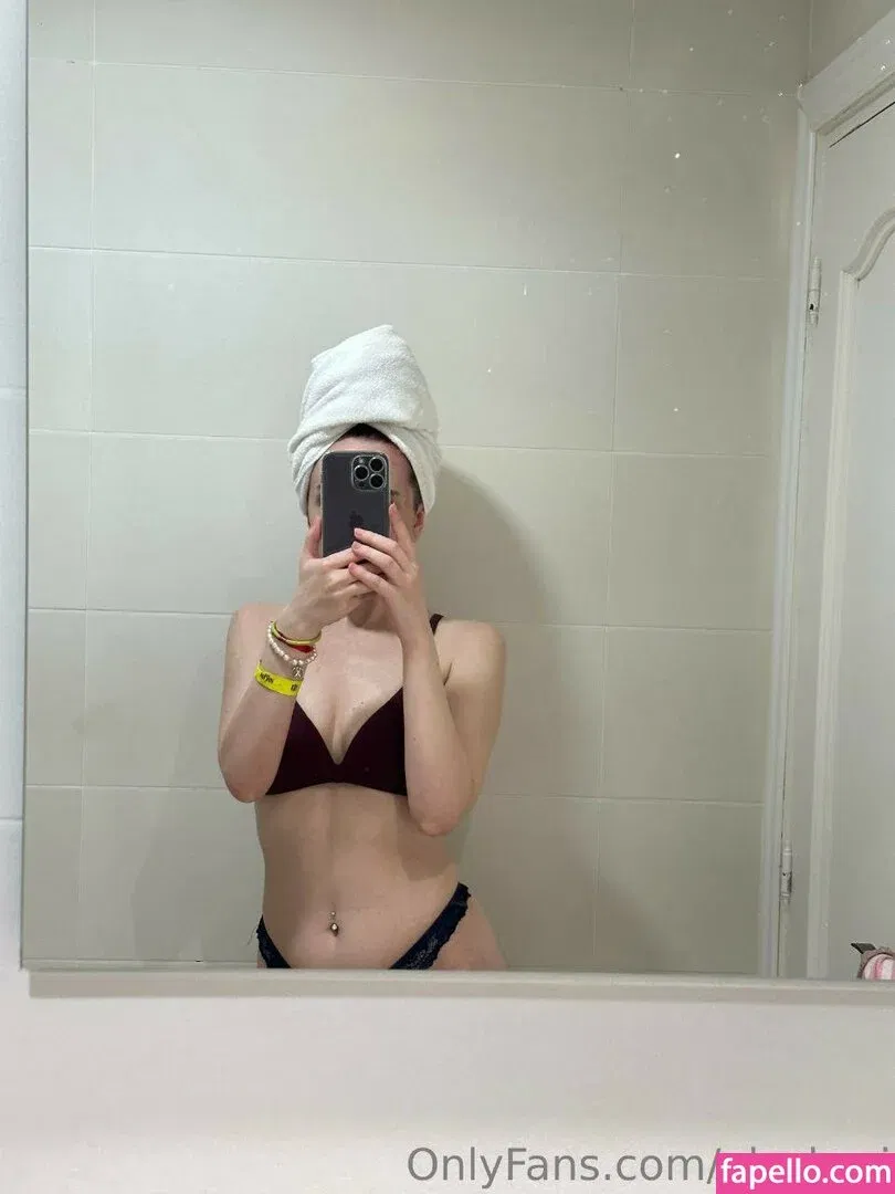 elyshuri Onlyfans Photo Gallery 