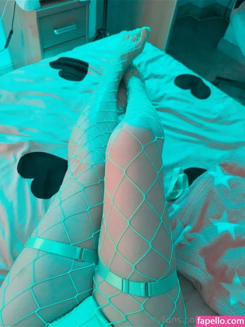 elyshuri Onlyfans Photo Gallery 