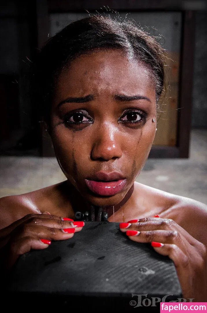 Chanell Heart Onlyfans Photo Gallery 