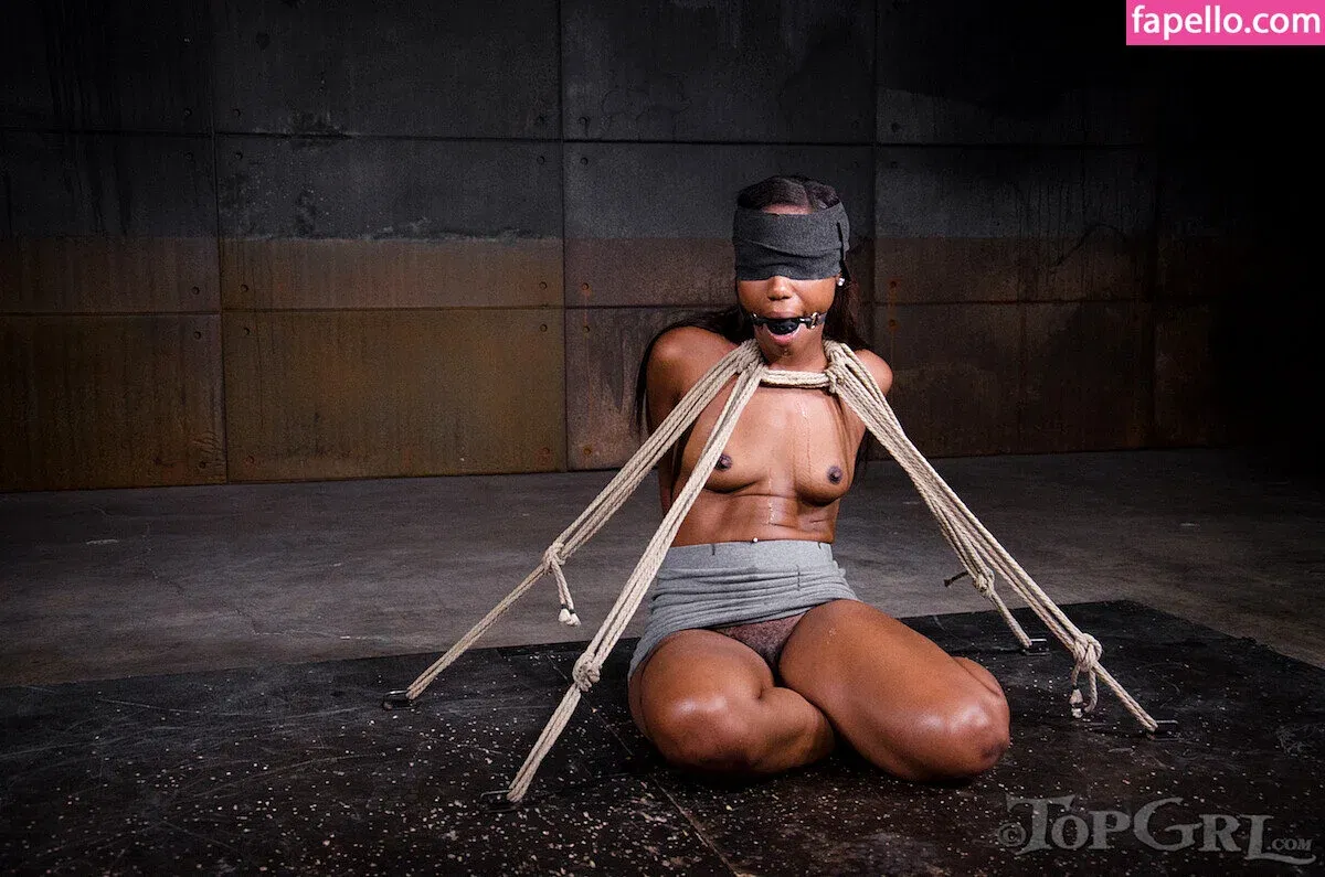 Chanell Heart Onlyfans Photo Gallery 