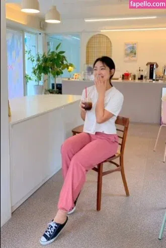 Beo Deul Jeong 정버들 Onlyfans Photo Gallery 