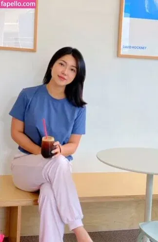 Beo Deul Jeong 정버들 Onlyfans Photo Gallery 