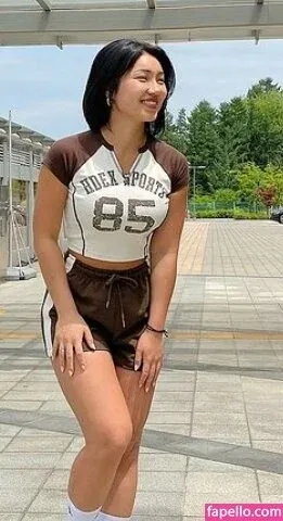 Beo Deul Jeong 정버들 Onlyfans Photo Gallery 