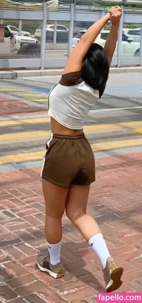 Beo Deul Jeong 정버들 Onlyfans Photo Gallery 