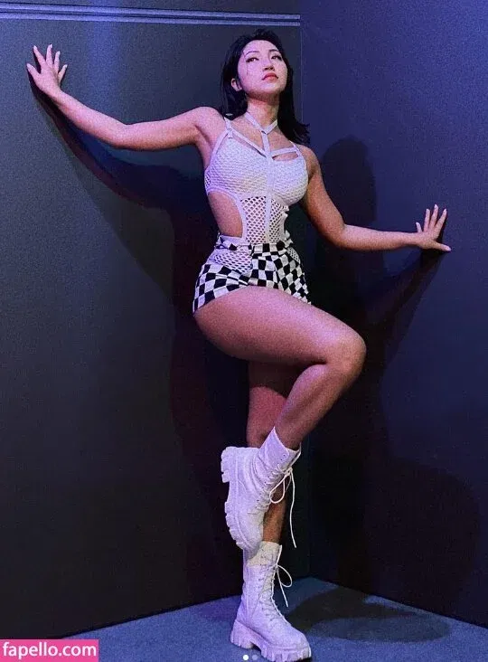 Beo Deul Jeong 정버들 Onlyfans Photo Gallery 