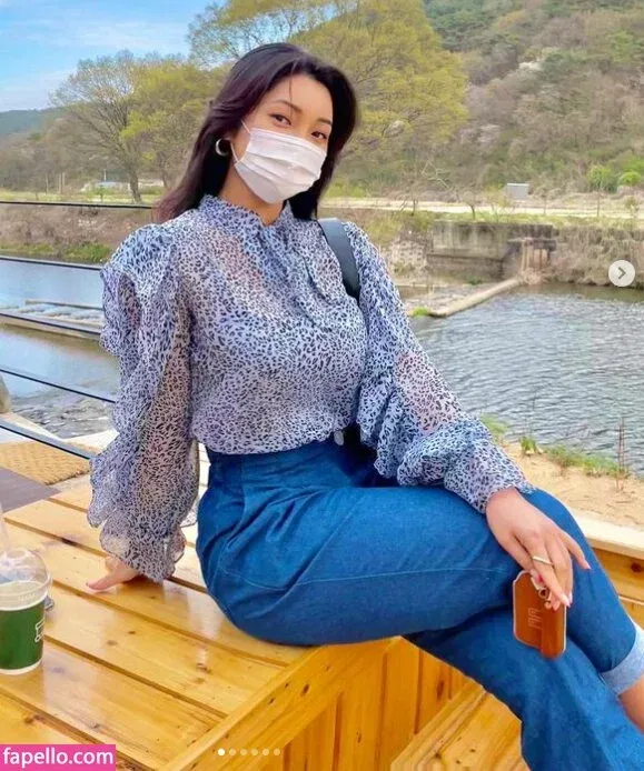 Beo Deul Jeong 정버들 Onlyfans Photo Gallery 