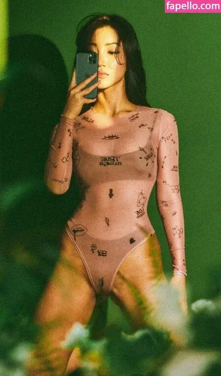 Beo Deul Jeong 정버들 Onlyfans Photo Gallery 