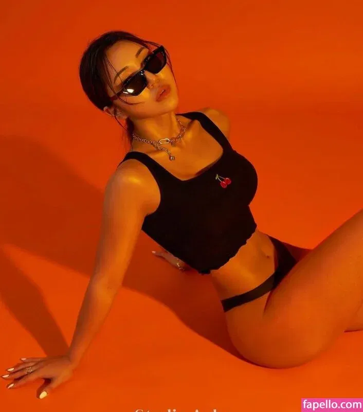 Beo Deul Jeong 정버들 Onlyfans Photo Gallery 