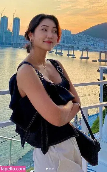 Beo Deul Jeong 정버들 Onlyfans Photo Gallery 