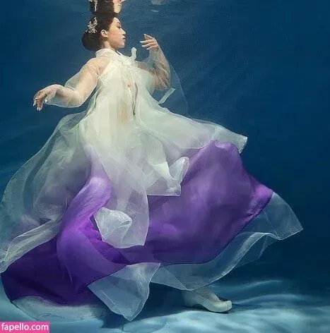 Beo Deul Jeong 정버들 Onlyfans Photo Gallery 