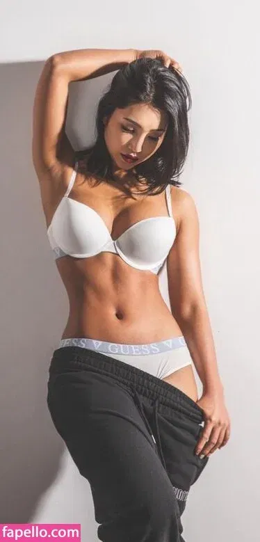 Beo Deul Jeong 정버들 Onlyfans Photo Gallery 