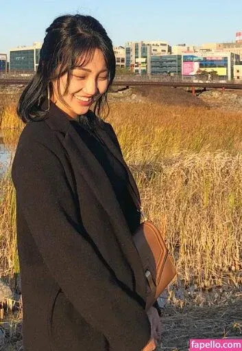 Beo Deul Jeong 정버들 Onlyfans Photo Gallery 