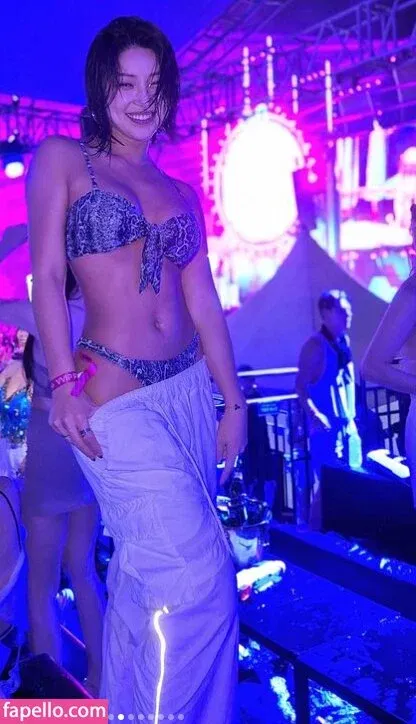 Beo Deul Jeong 정버들 Onlyfans Photo Gallery 