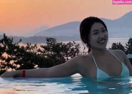 Beo Deul Jeong 정버들 Onlyfans Photo Gallery 