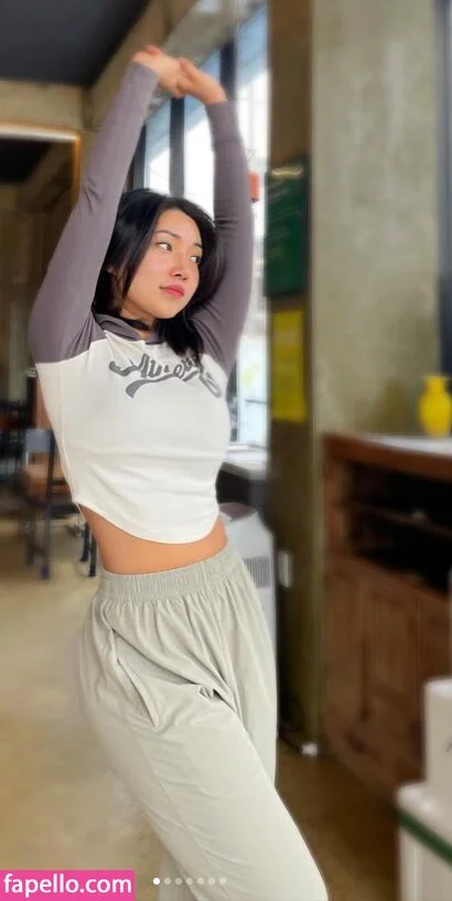 Beo Deul Jeong 정버들 Onlyfans Photo Gallery 