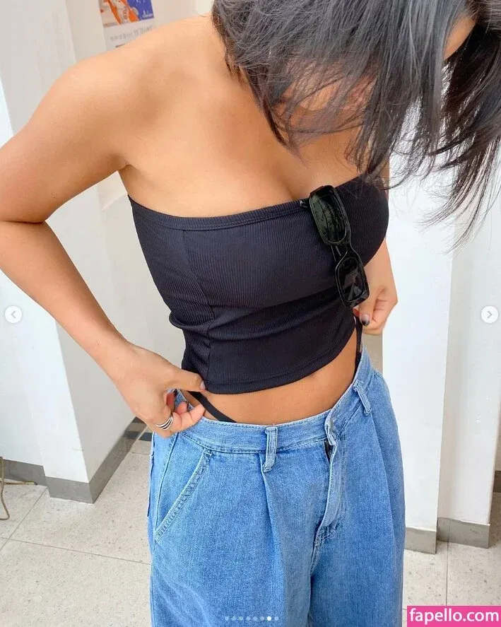 Beo Deul Jeong 정버들 Onlyfans Photo Gallery 