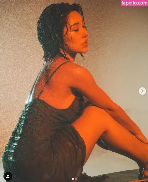 Beo Deul Jeong 정버들 Onlyfans Photo Gallery 