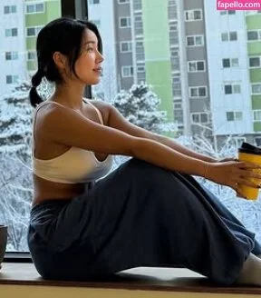 Beo Deul Jeong 정버들 Onlyfans Photo Gallery 