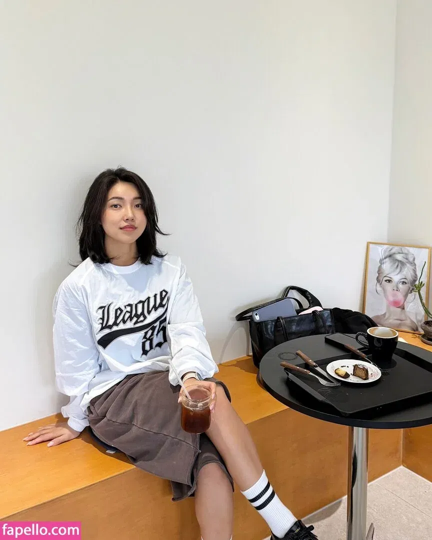 Beo Deul Jeong 정버들 Onlyfans Photo Gallery 