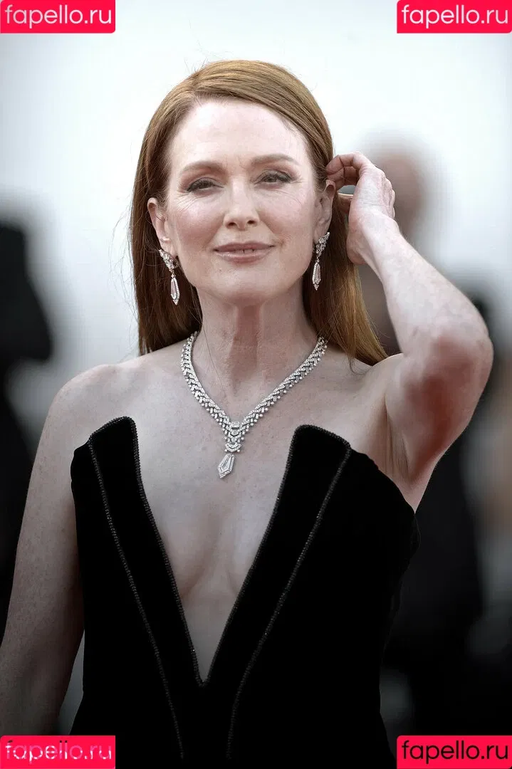 Julianne Moore Onlyfans Photo Gallery 