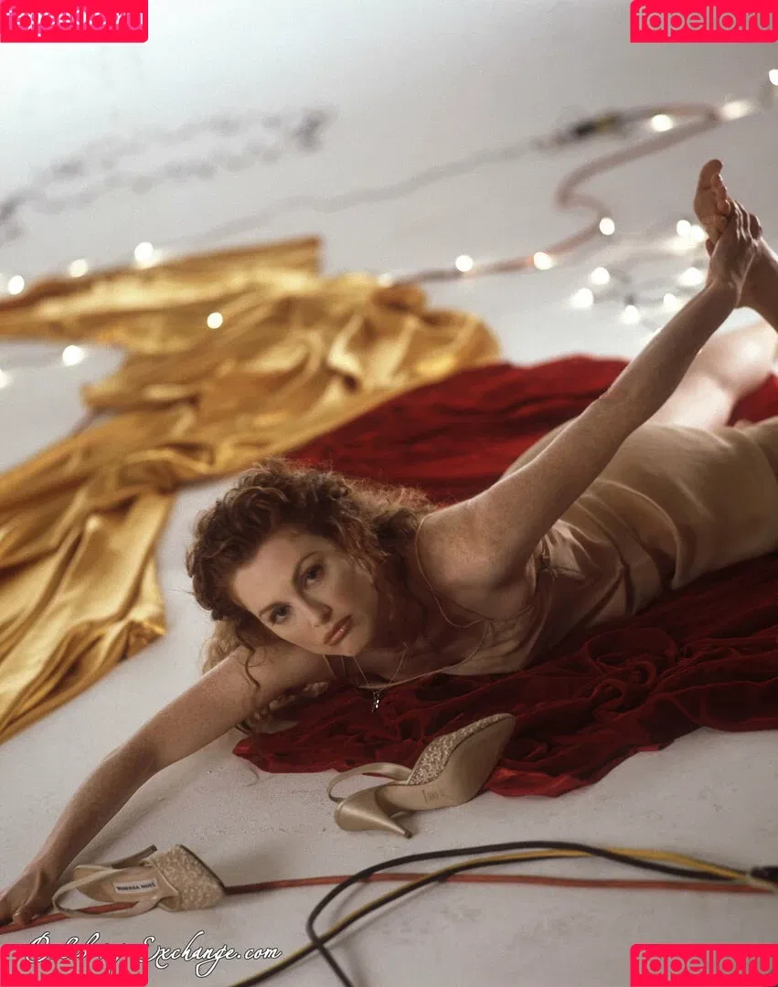 Julianne Moore Onlyfans Photo Gallery 