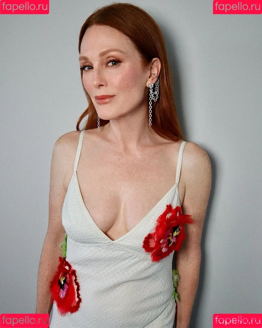 Julianne Moore Onlyfans Photo Gallery 